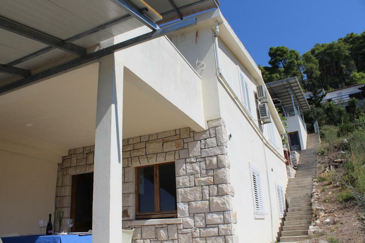 Apartments Andrea Вела Лука Екстериор снимка