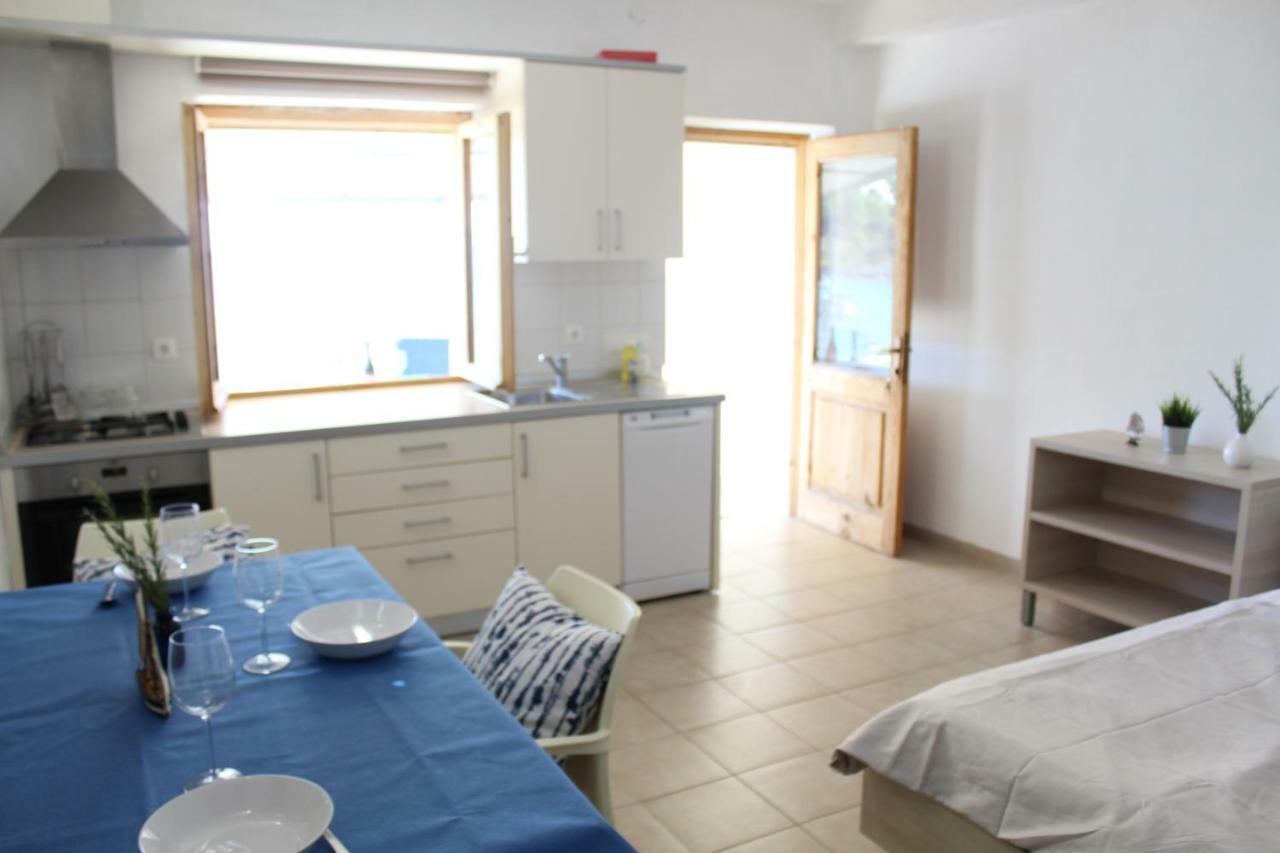 Apartments Andrea Вела Лука Екстериор снимка