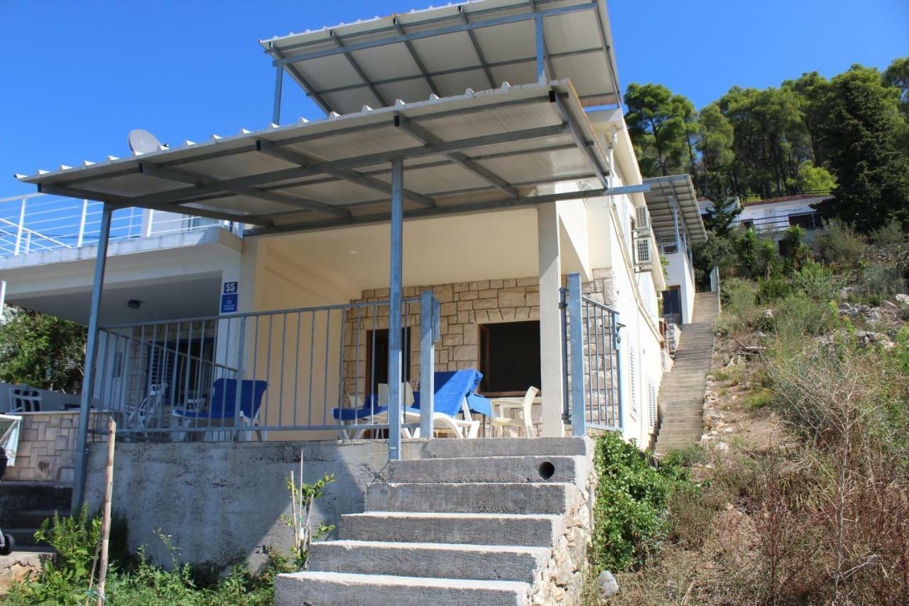 Apartments Andrea Вела Лука Екстериор снимка